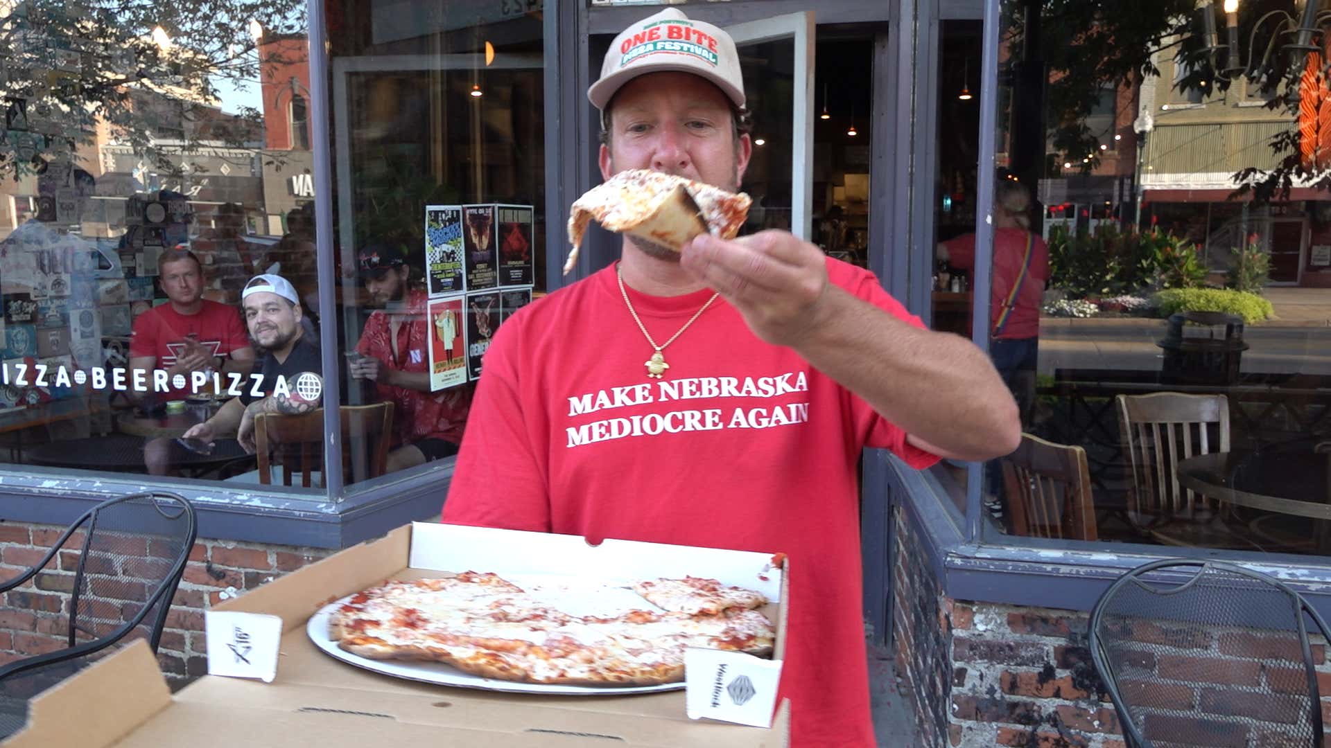 Barstool Pizza Review - Yia Yia's (Lincoln, NE)