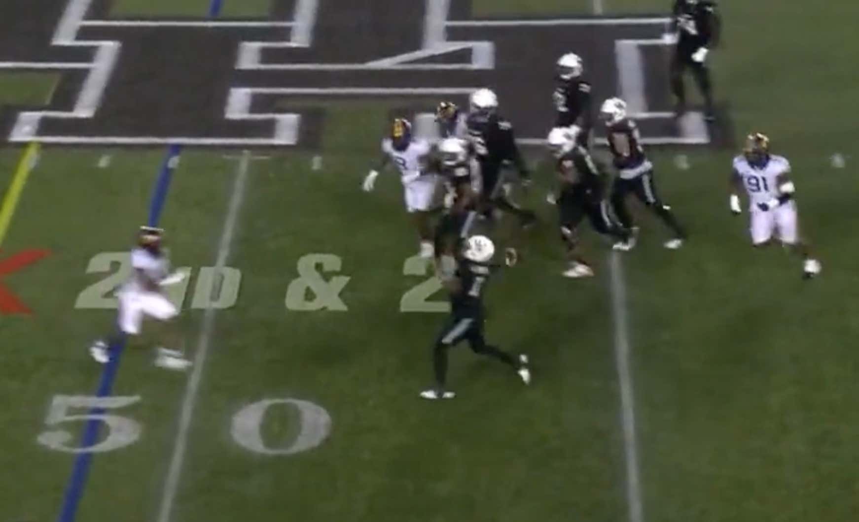 Houston Beats WVU On An Insane Hail Mary After Giving Up The Go-Ahead Touchdown With 12 Seconds Left