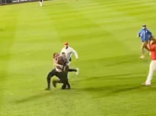 Phillies Security Guard May Have Delivered The Biggest Hit Of The Night On This Idiot Running Onto The Field