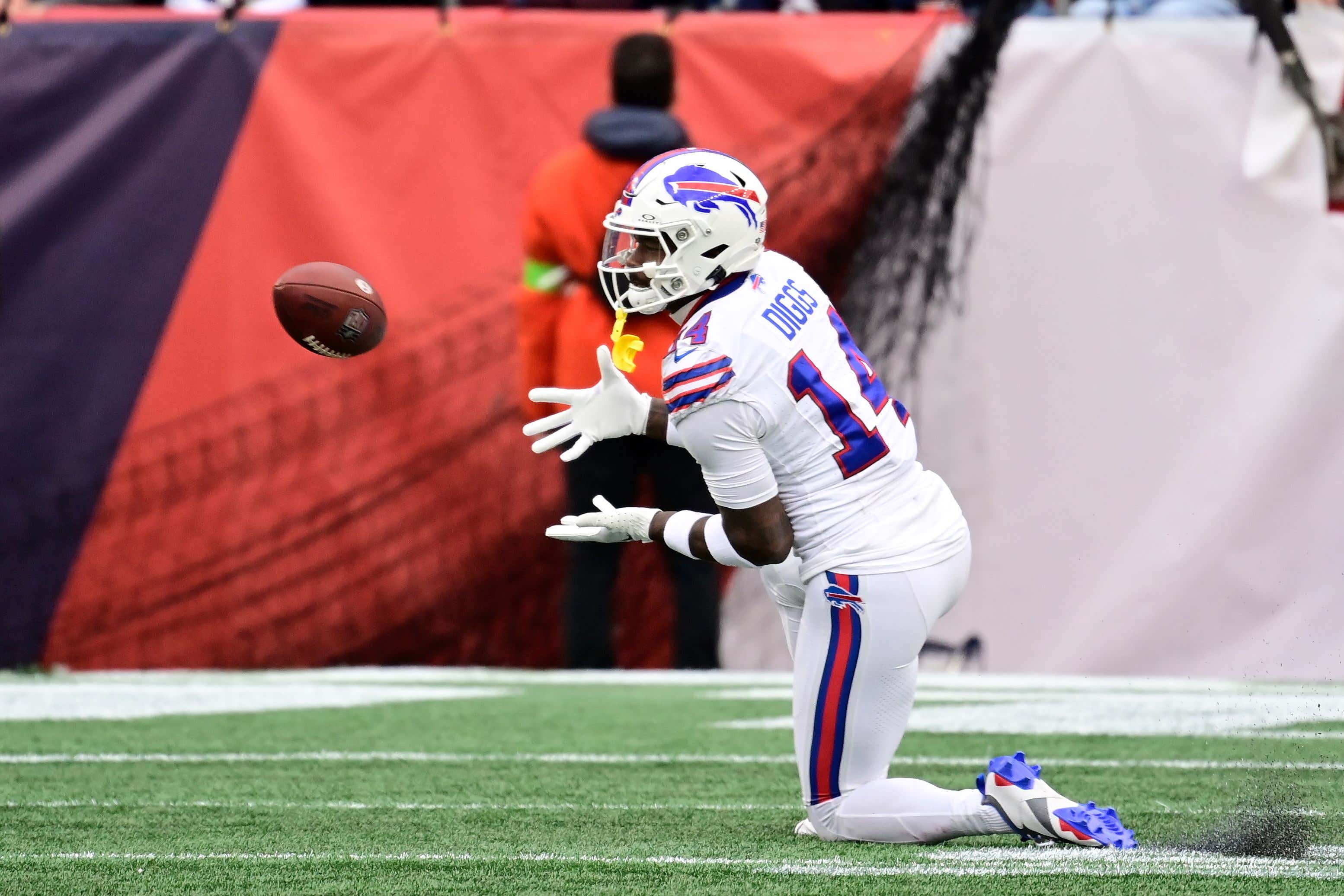 Patriots Defensive Backs Talking Trash About Stefon Diggs is a Bold Strategy