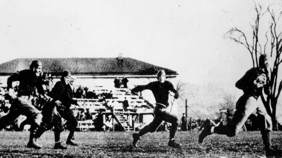 On This Date in Sports November 1, 1913: The First Pass