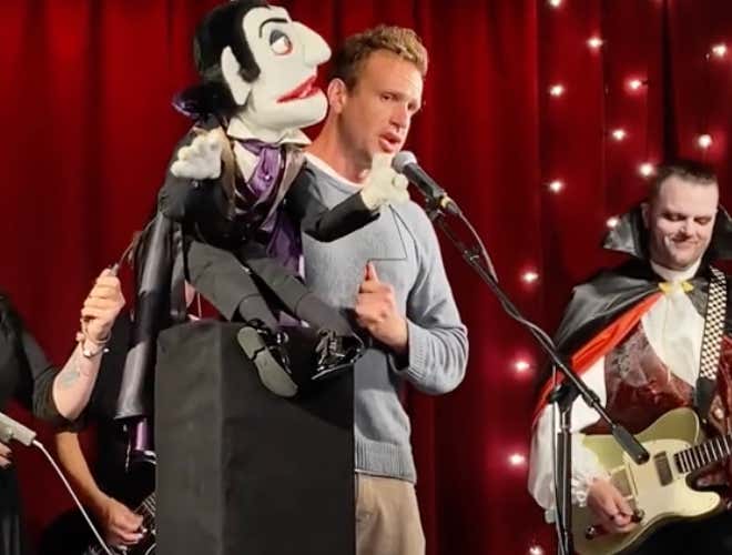 Jason Segel Threw A Surprise Performance Of His Dracula Musical From