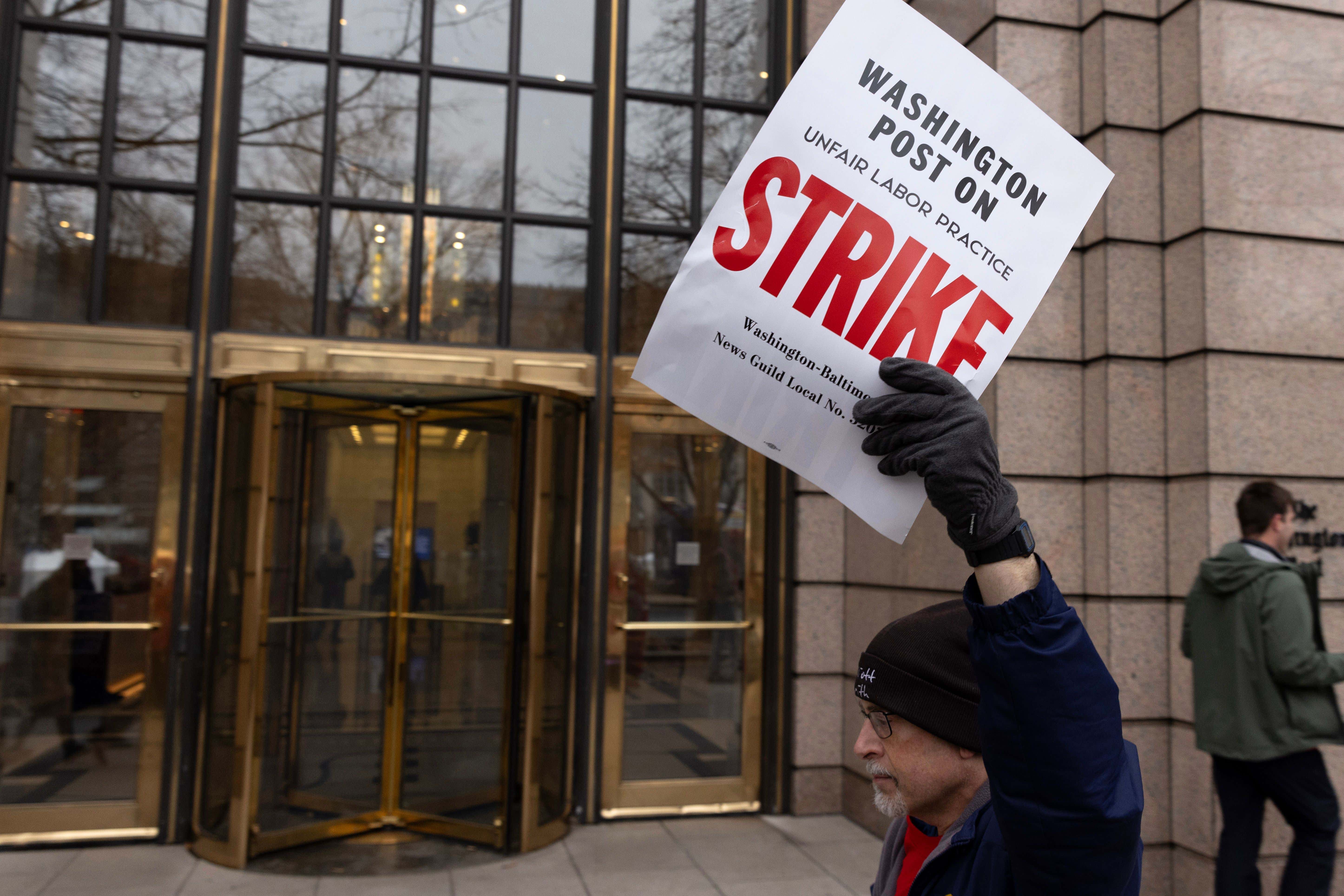 WaPo Journos Have Staged a One Day Walkout as Their Garbage Newspaper Continues to Hemorrage Money