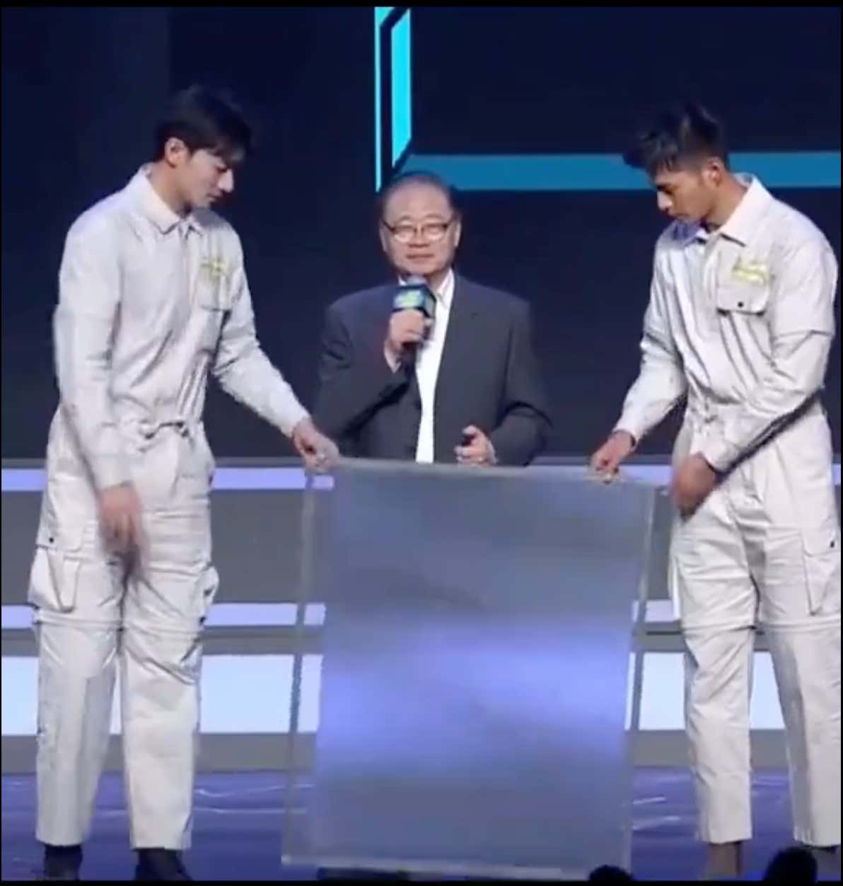 China Has Unveiled An Actual Real Life "Invisibility Cloak", Which Begs The Question: What Is The First Thing You Would Do With An Invisibility Cloak?