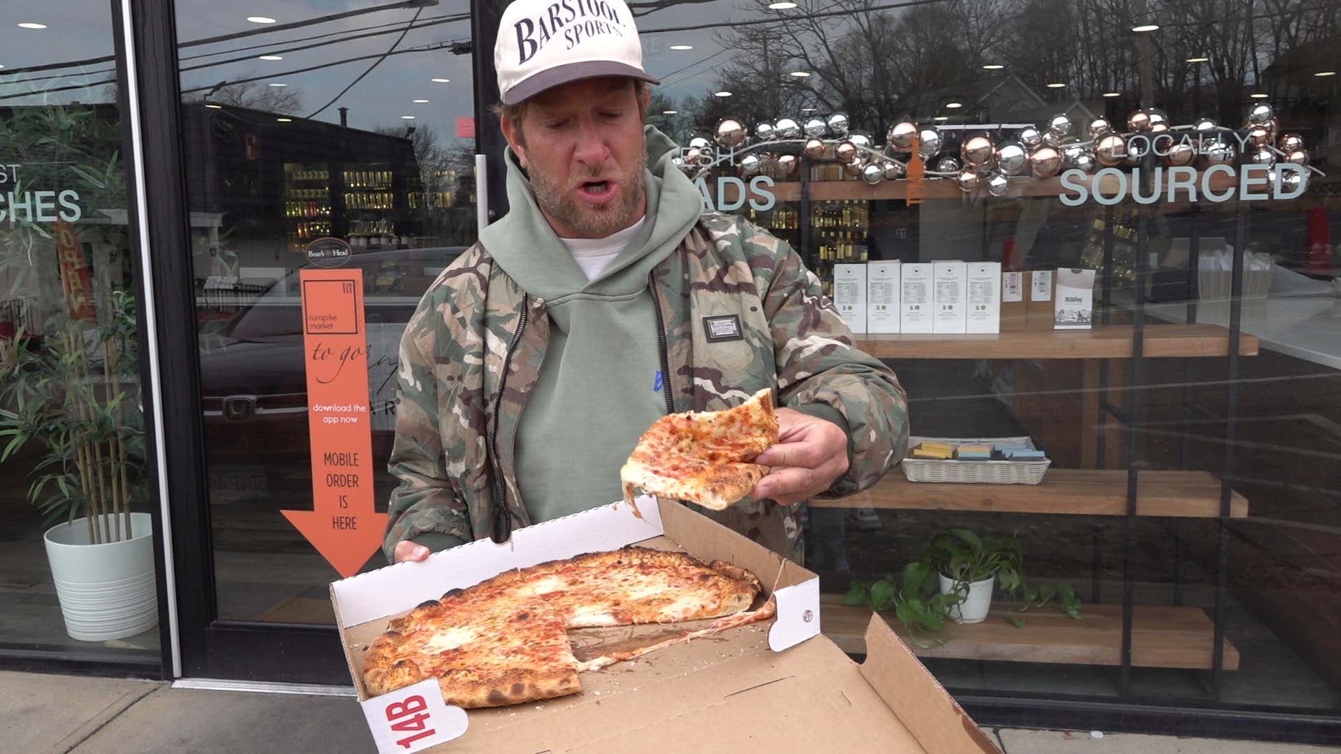 Barstool Pizza Review - Turnpike Market (Billerica, MA)