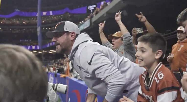 This Texas Fan Trying To Get Washington Players To Fight Him Has To Be the Early Frontrunner for Biggest Loser of 2024