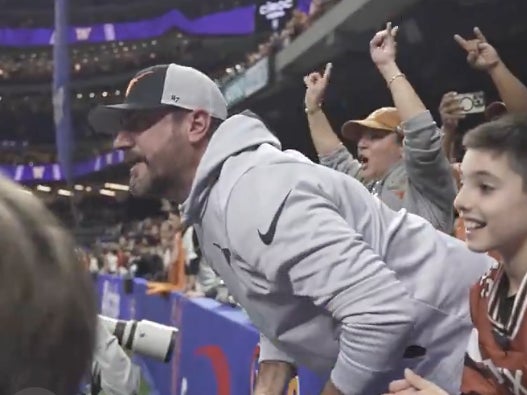 This Texas Fan Trying To Get Washington Players To Fight Him Has To Be the Early Frontrunner for Biggest Loser of 2024