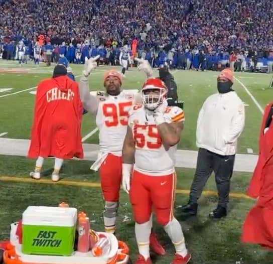 How To Embrace Being A Villain - Chris Jones Goes Double Birds To Bills Mafia As They Try To Pelt Him With Snowballs