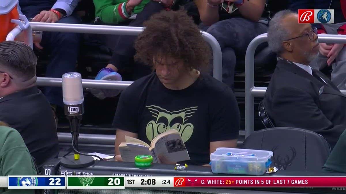 Robin Lopez Proves That Book Guys Are The Biggest "Look At Me" Guys Out There
