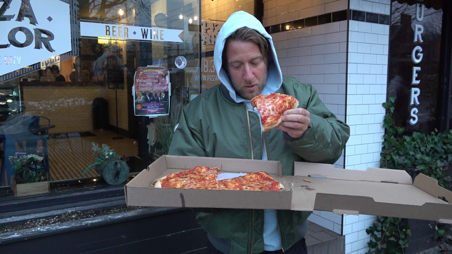 Barstool Pizza Review - The Pizza Parlor (Staten Island, NY)