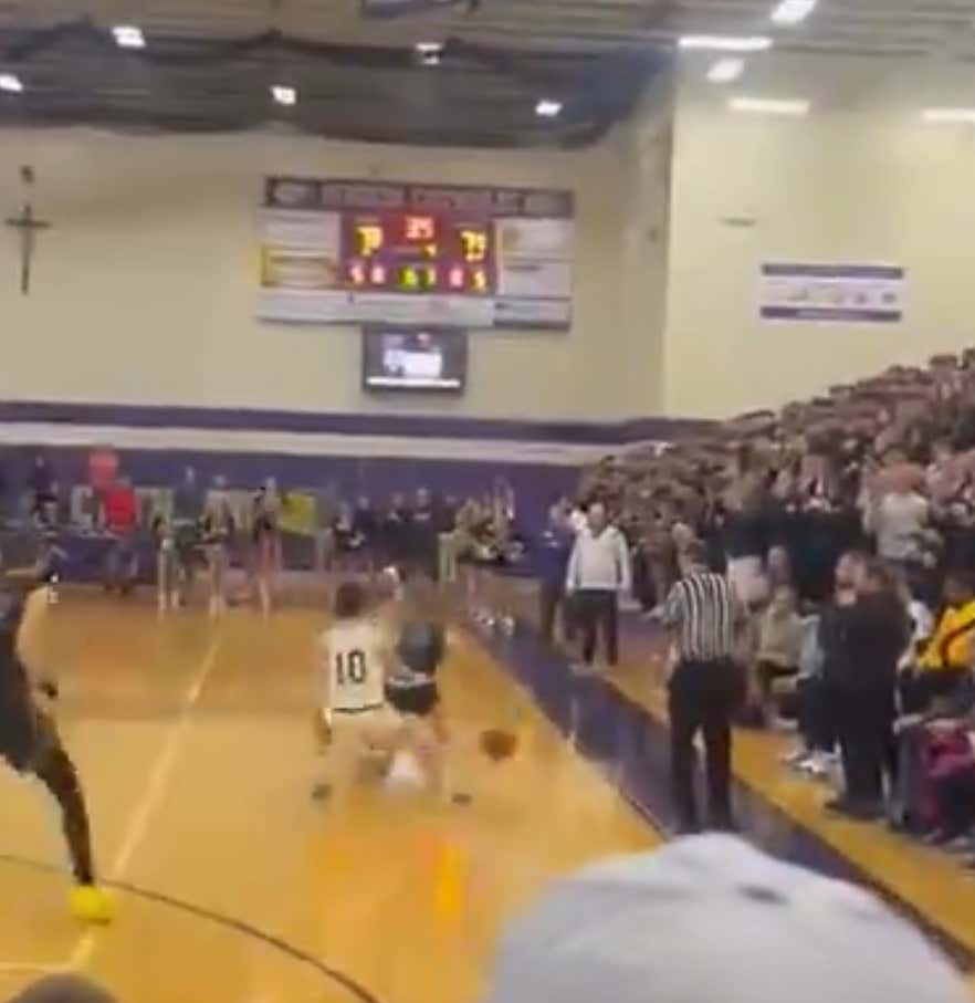 This High School Buzzer Beater Is A 10 Out Of 10