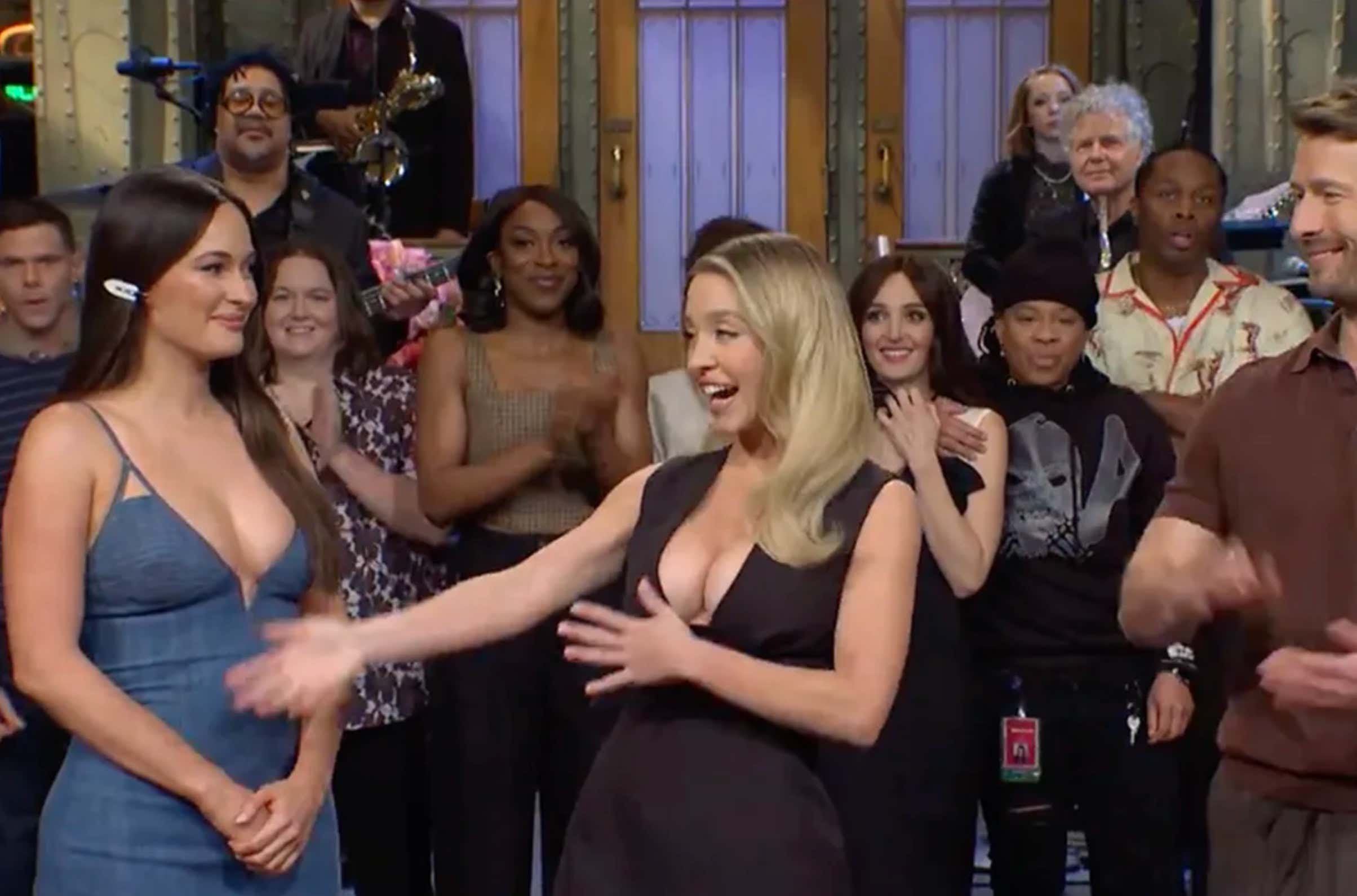 Kacey Musgraves Has Offered An Apology For Her Wardrobe Malfunction On SNL And I Don't Know If I'm Ready To Accept It Or Not