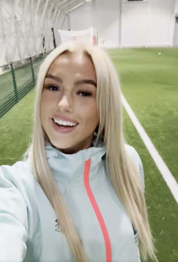 AFC Bournemouth's Women's Side Has Thousands Of New Fans After A Video Announcing Their New Recruit Who Happens To Be A Smokeshow