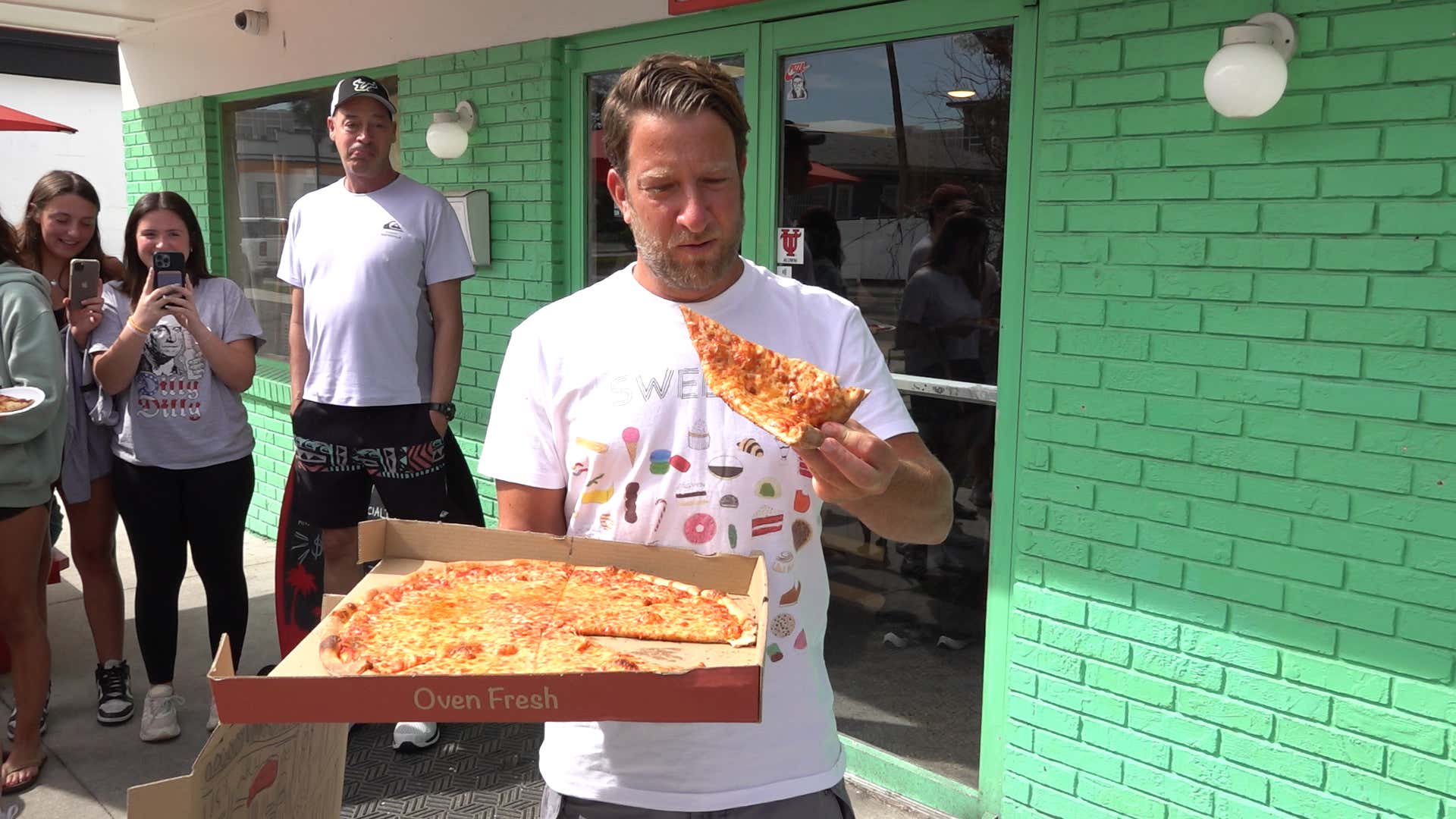 Barstool Pizza Review - Santoro's Pizzeria (Tampa, FL)