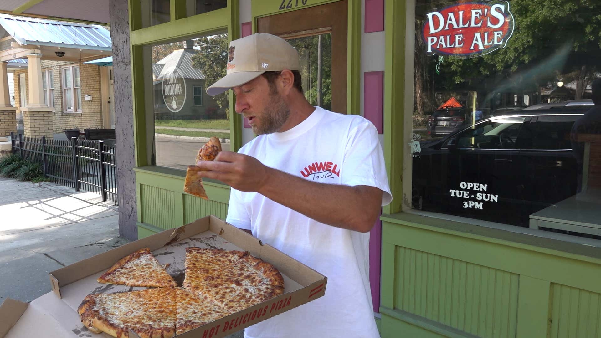 Barstool Pizza Review - Lee's Grocery (Tampa, FL)