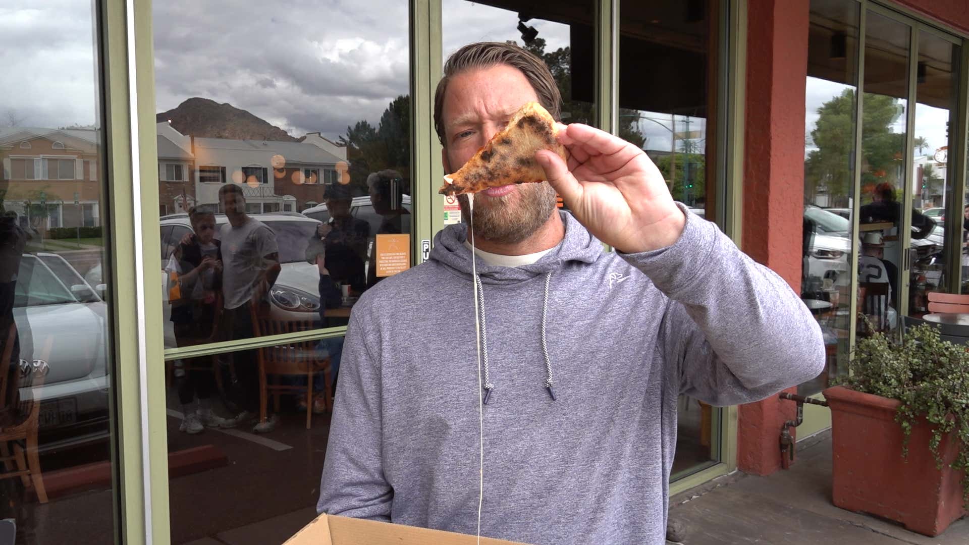 Barstool Pizza Review - La Grande Orange Grocery & Pizzeria (Phoenix, AZ)