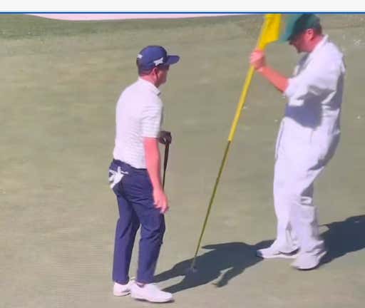 Here We Go Again: Zach Johnson Can't Handle Patrons Clapping, Gets Caught Telling Them To 'Fuck Off' After A Triple Bogey On 12