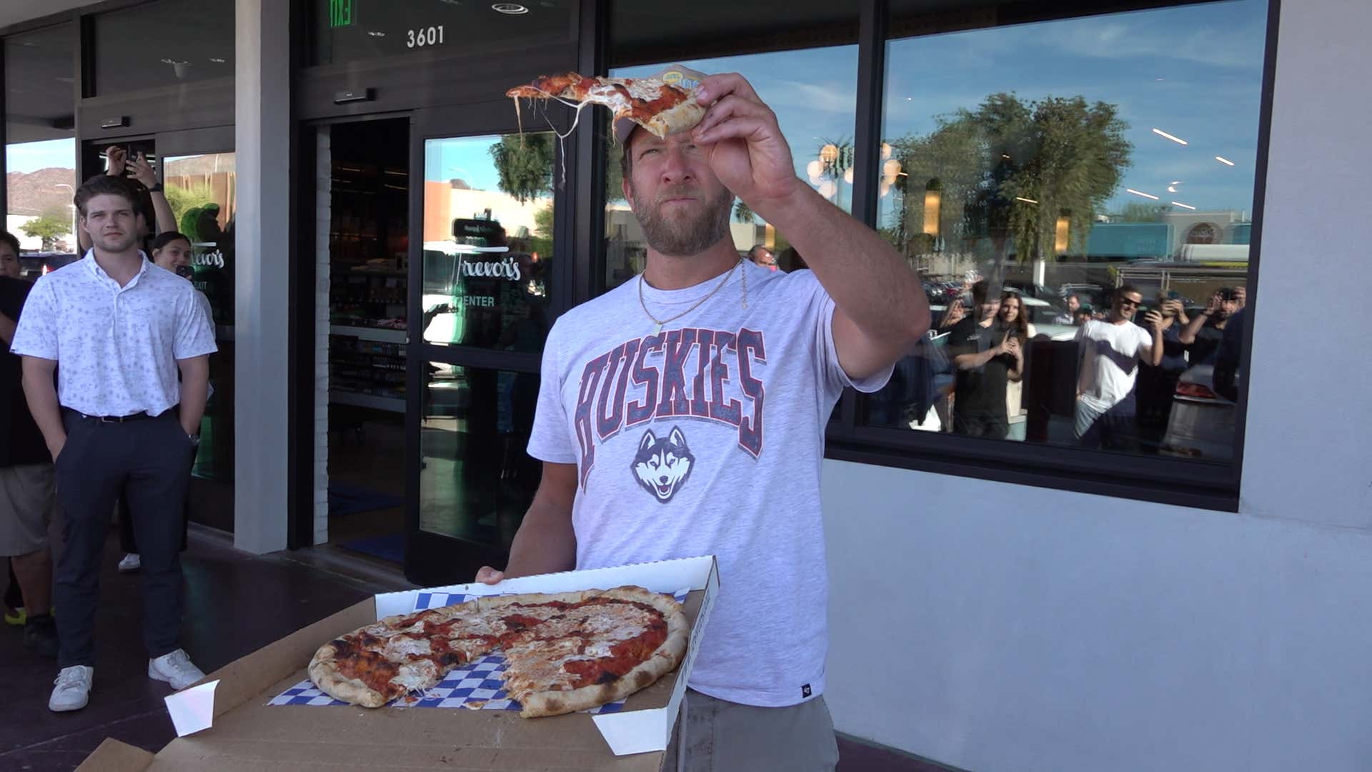 Barstool Pizza Review - Trevor's Liquor (Phoenix, AZ)