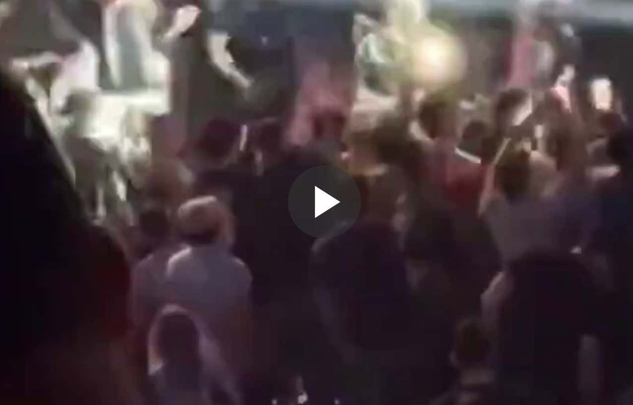 Arman Tsarukyan Swings On A Fan During His UFC 300 Walkout!