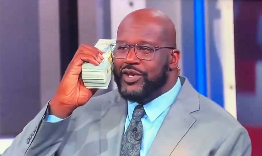 Inside The NBA Is The Damn Best: Shaq Flexed A Wad Of 100’s After Winning A Bet Off Charles Barkley