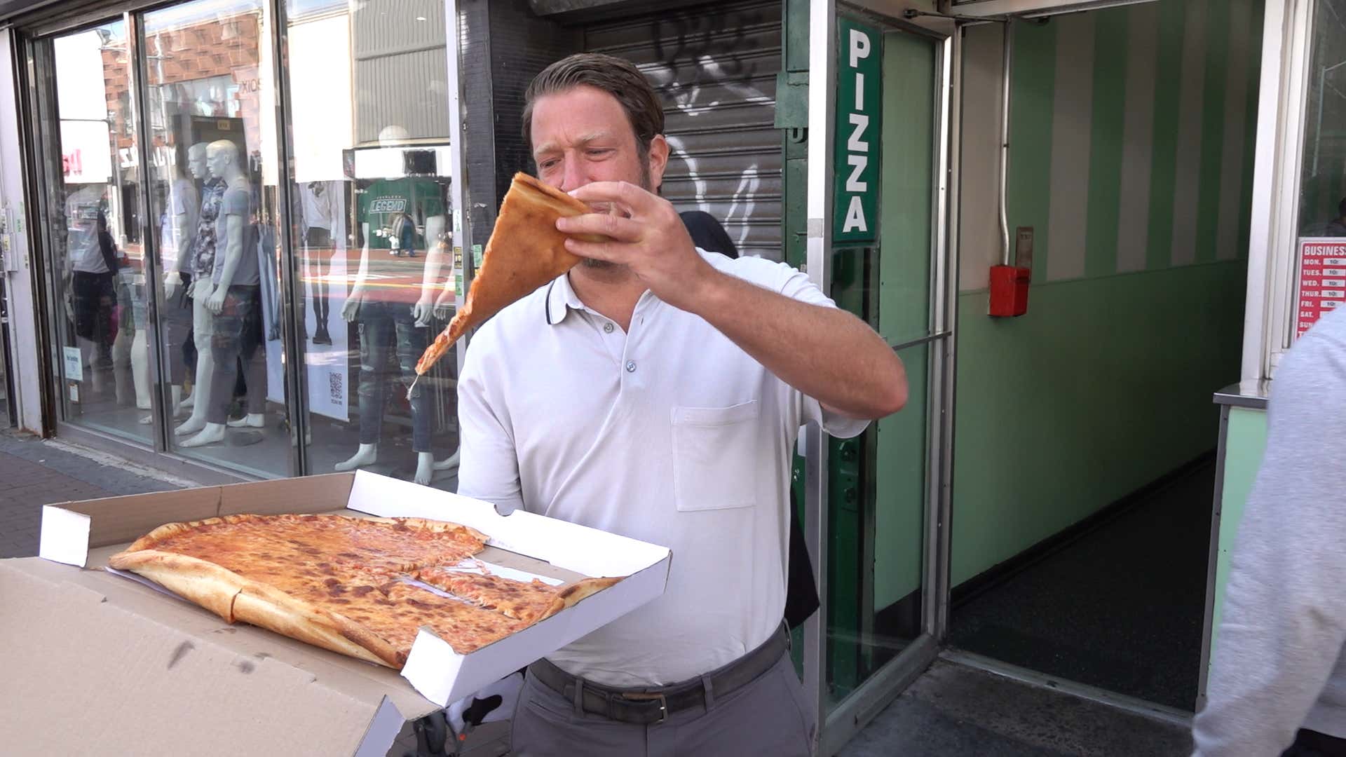 Barstool Pizza Review - Margherita Pizza (Queens, NY)