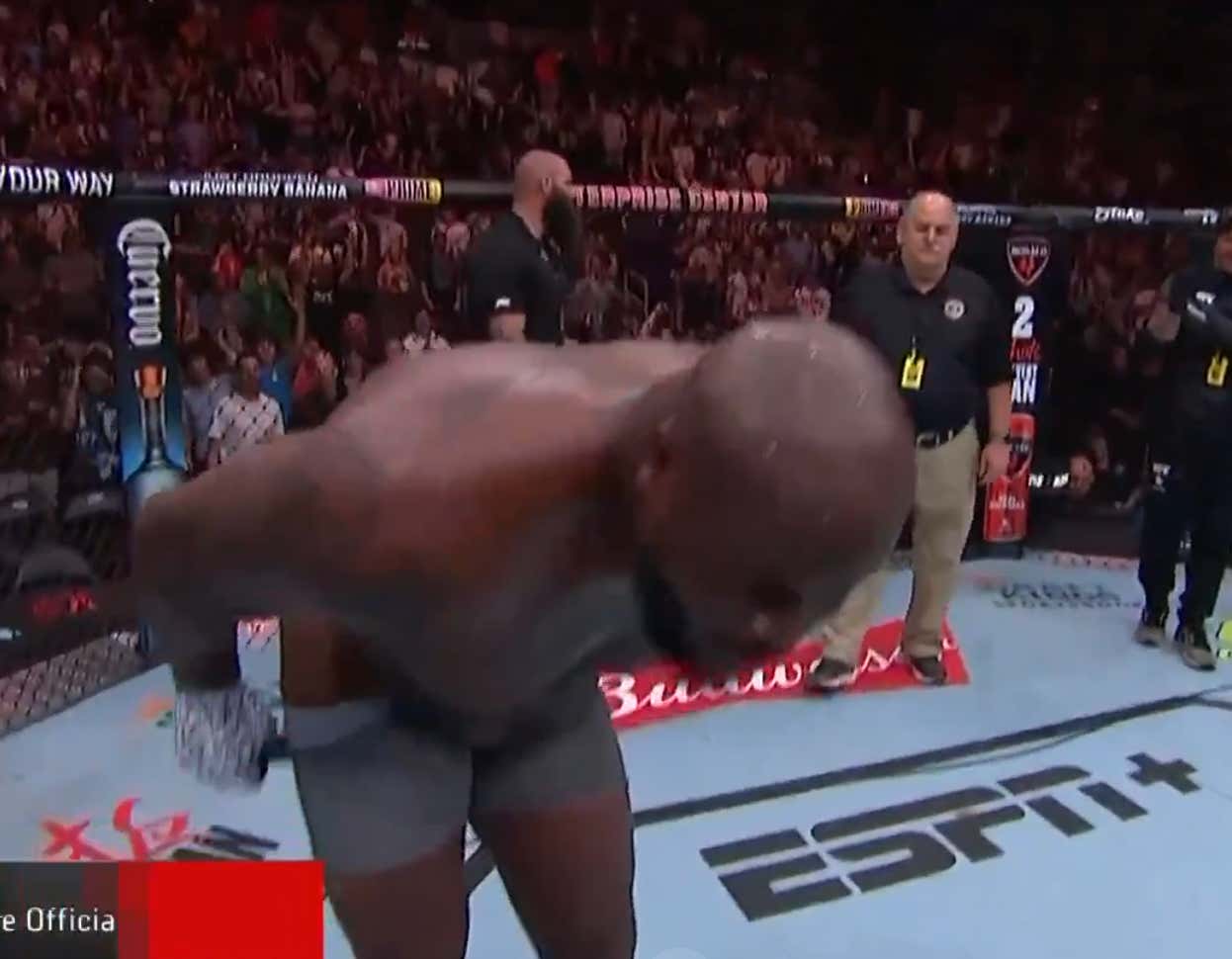 Derrick Lewis Picks Up Another KO And Once Again Drops His Shorts (And Moons The Crowd)