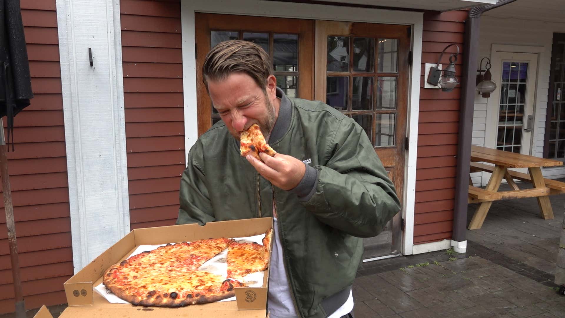 Barstool Pizza Review - Mango's Wood Fired Pizza Co. (Mystic, CT)