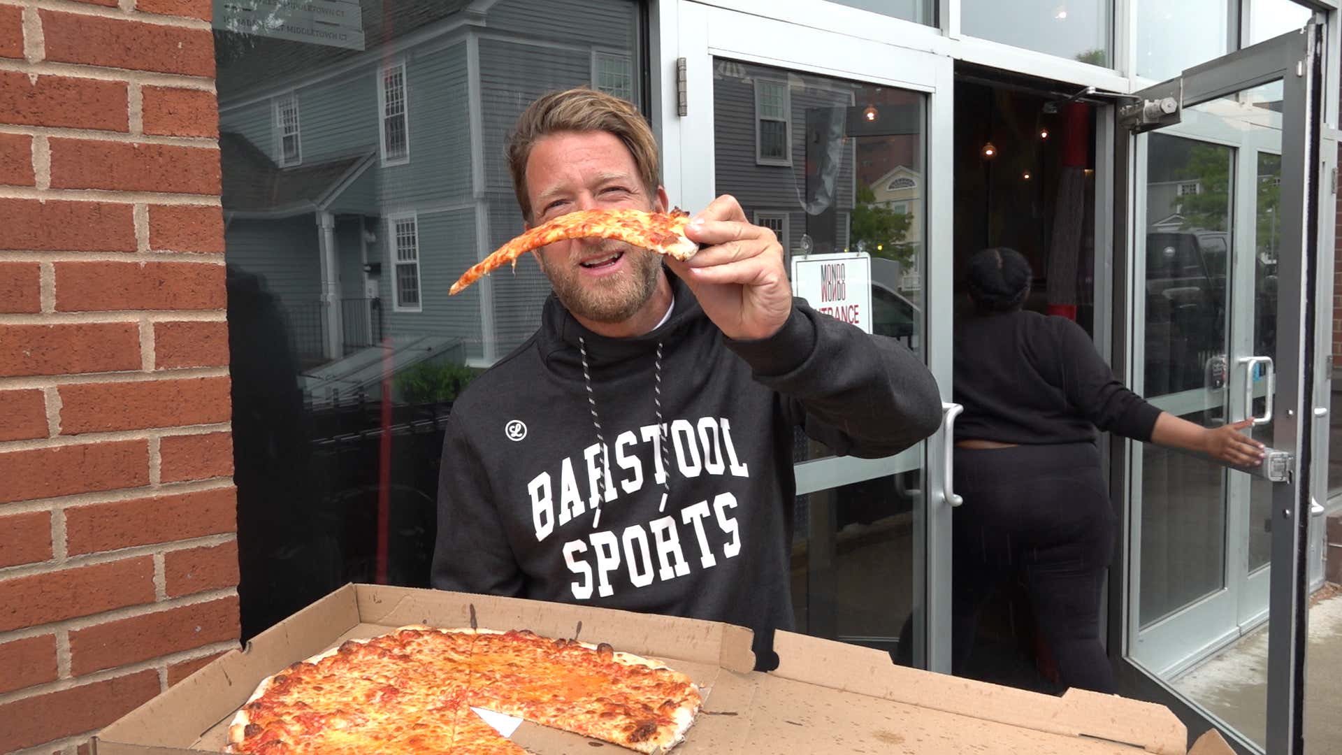 Barstool Pizza Review - Mondo (Middletown, CT)