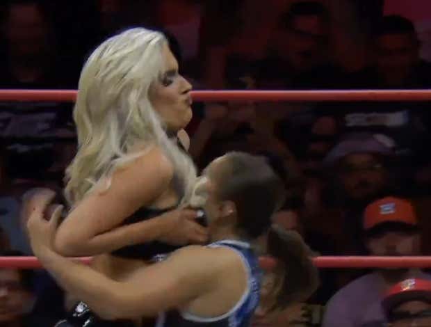 Mariah May Stunned Everyone By Breaking Out The Most Creative, Innovative Move In All Of Wrestling Last Night - The Motorboat