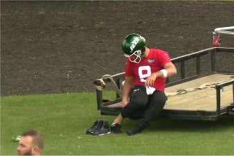 Video of Aaron Rodgers Hobbling Around the Practice Field is a Harbinger of Doom for the Jets. Again.