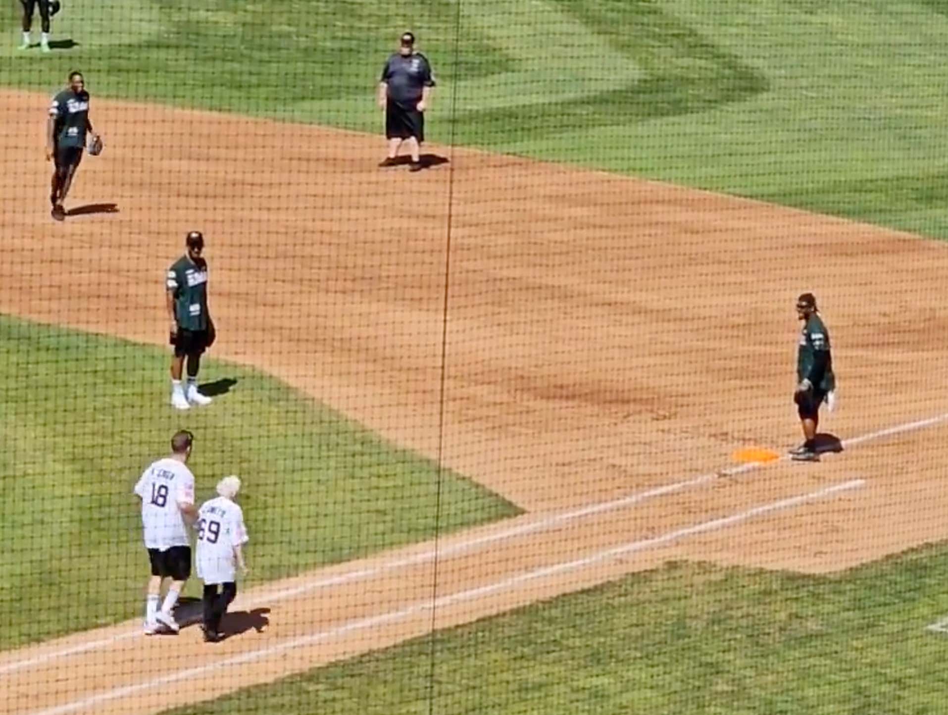 The Browns 5th String Running Back Is A Huge Asshole For Making This ...