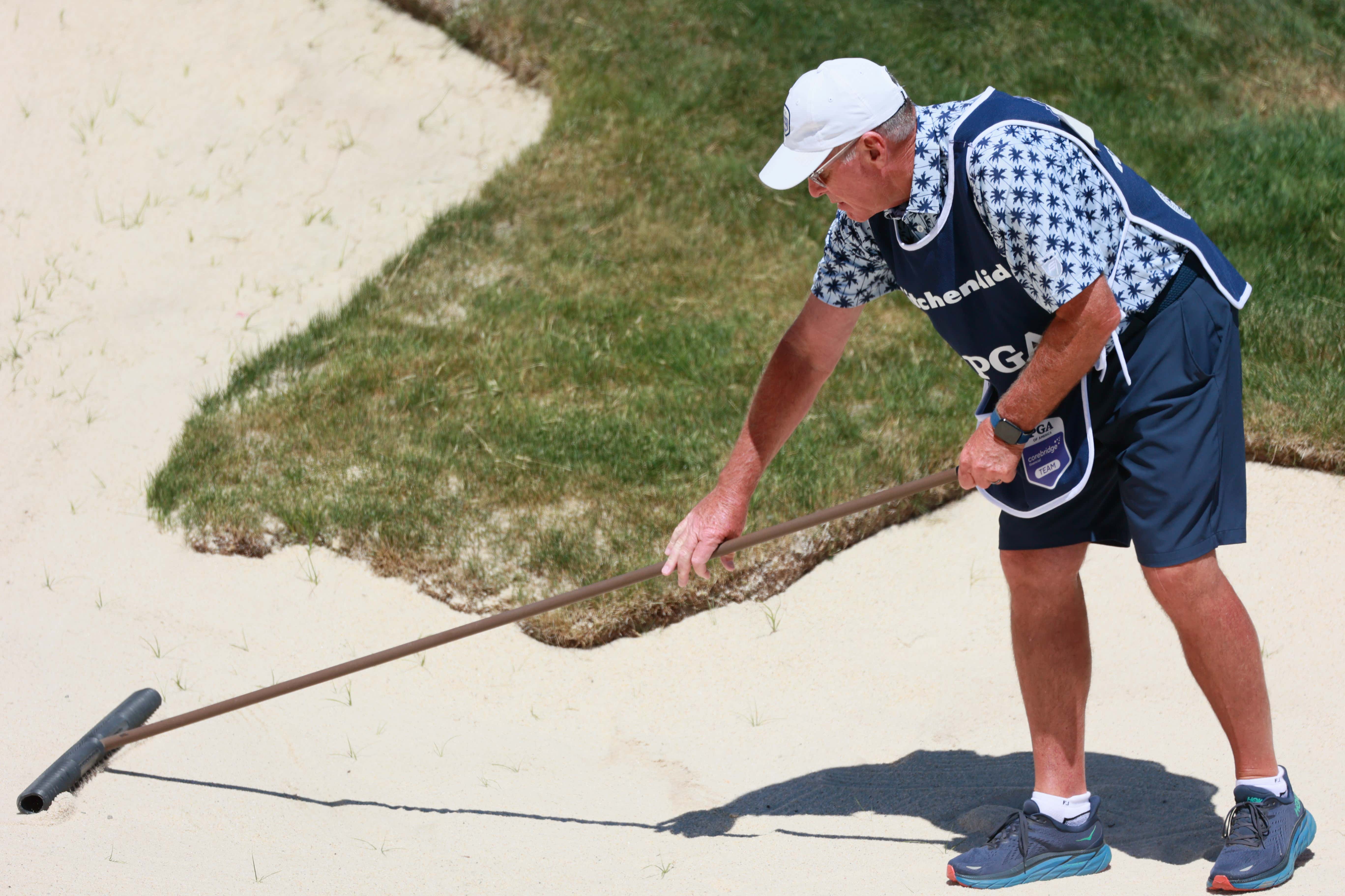 I Was Today Year's Old When I Learned That There Was A Proper Way To Rake A Bunker On A Golf Course