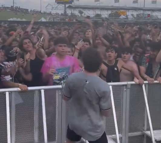 WATCH: White Sox Wins A Knuckle Sandwich Eating Contest