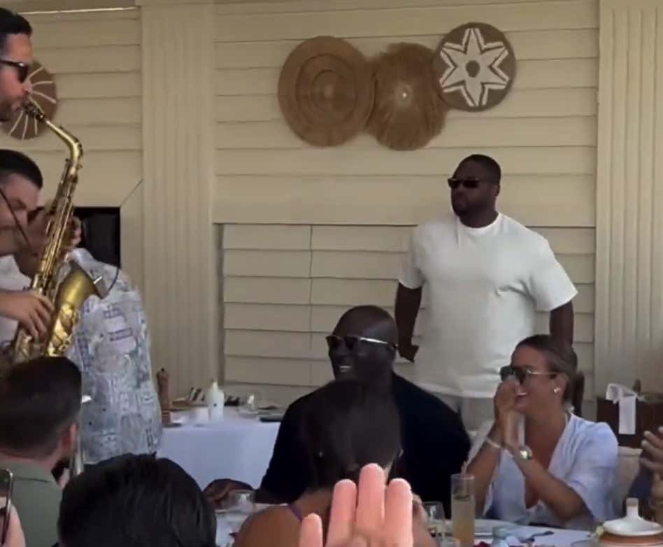 Michael Jordan Getting Serenaded At A Restaurant With The Bulls Intro Song Is Yet Another Reason Why He's The GOAT