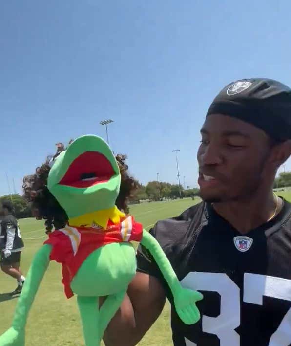 No Way This Ends Poorly For Them - The Raiders Are Mocking Patrick Mahomes With A Kermit The Frog Puppet During Training Camp