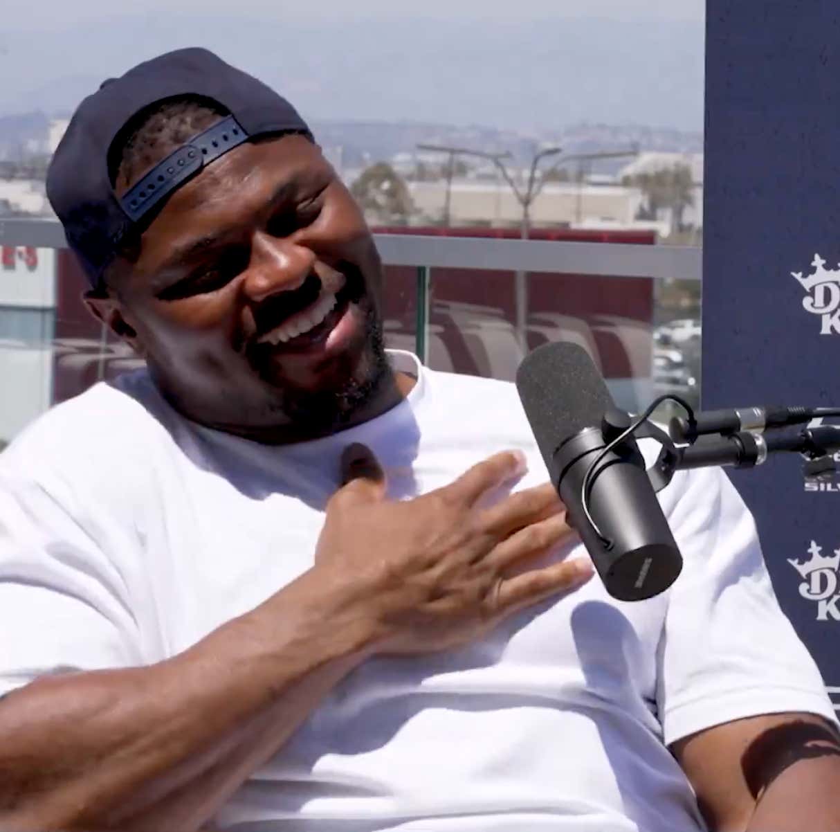 Big Cat Had Khalil Mack Cracking Up Over His Old Tweets Highlighting How Much He Loved The Former Bear