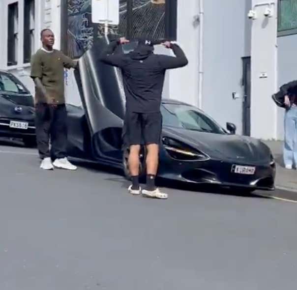 Word Of Advice: If You're Going To Pick Fights With Strangers On The Street, Make Sure It's Not UFC Champion Israel Adesanya