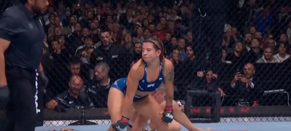 Ailin Perez (Who Once Claimed Her OnlyFans Is Art, Not Porn) Does It Again.. Makes Her Opponent Tap And Then Twerks In Her Face