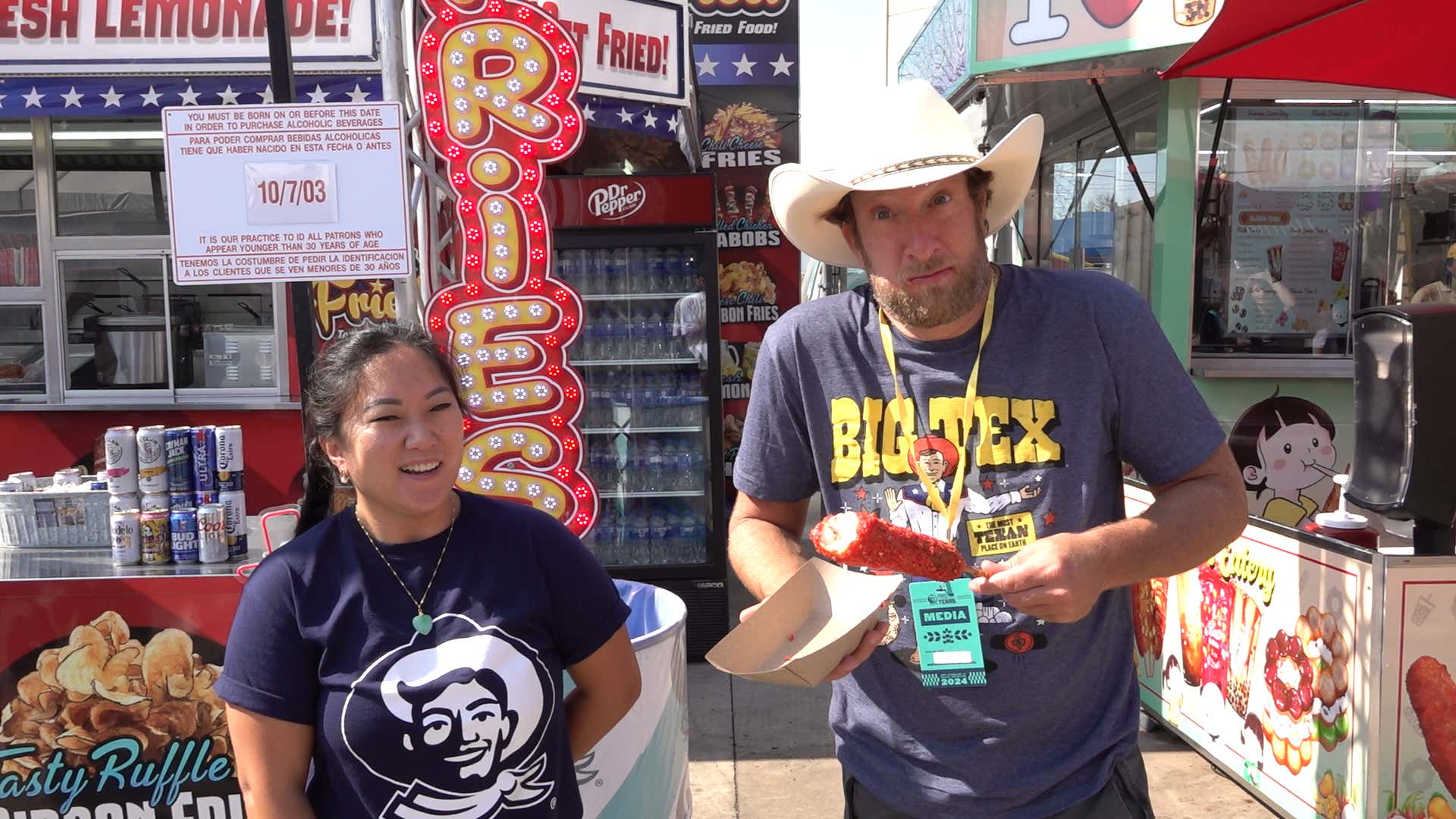 State Fair of Texas Review - Hot Cheetos Korean Corn Dog & Standing On Business (Dallas, TX)  Last review from the State Fair. Back to pizza tomorrow.