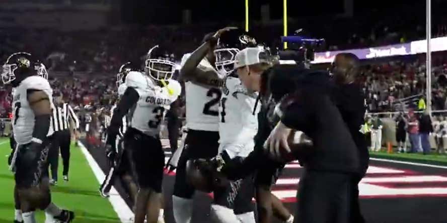 Texas Tech's Ball Boy Tried To Take Shilo Sanders' Touchdown Ball Out Of His Hands And Almost Had To Fight The Entire Sanders Family
