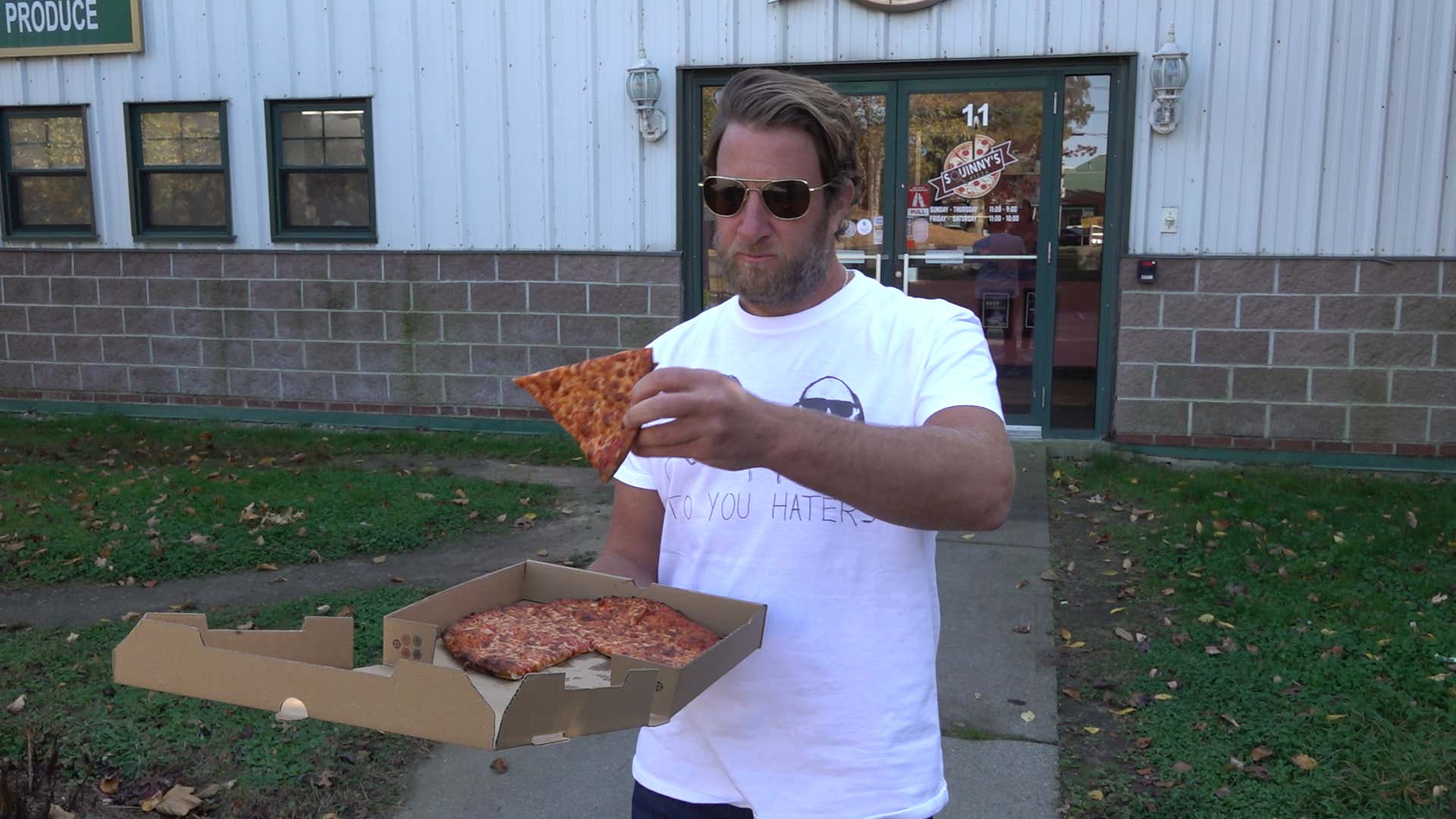 Barstool Pizza Review - Squinny's Pizza (Plymouth, MA) presented by Mugsy Jeans
