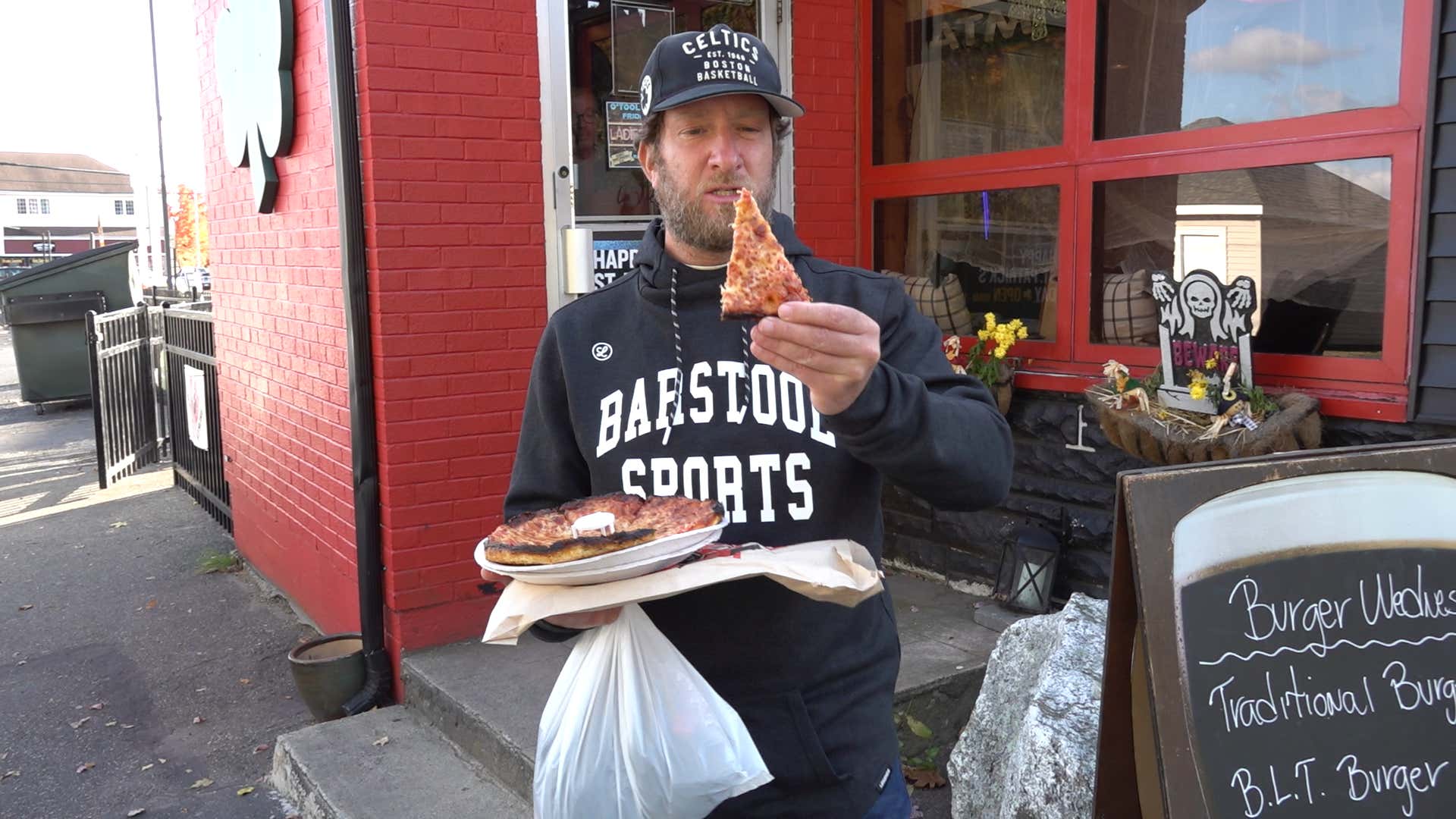 Barstool Pizza Review - O'Toole's Pub (Whitman, MA) presented by Mugsy Jeans