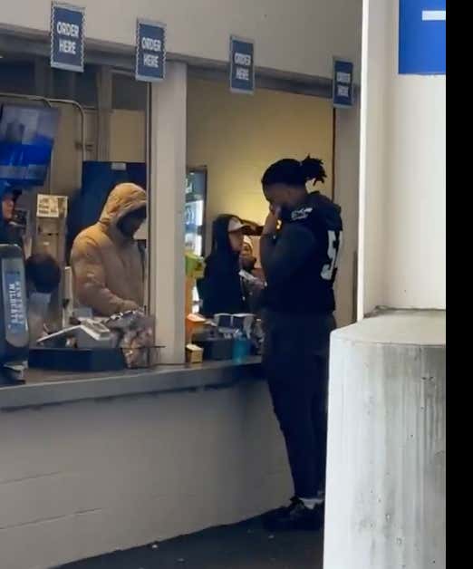 Rock Bottom - A Kentucky Player Left The Sidelines To Hit Up The Concession Stand Mid-Game, Sums Up The Embarrassment Of This Season