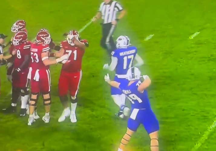 This Triple Bow-And-Arrow Celly At The Boca Raton Bowl Is A Much More Ethical Way Of Embarrassing Your Opponent Than Finger Guns