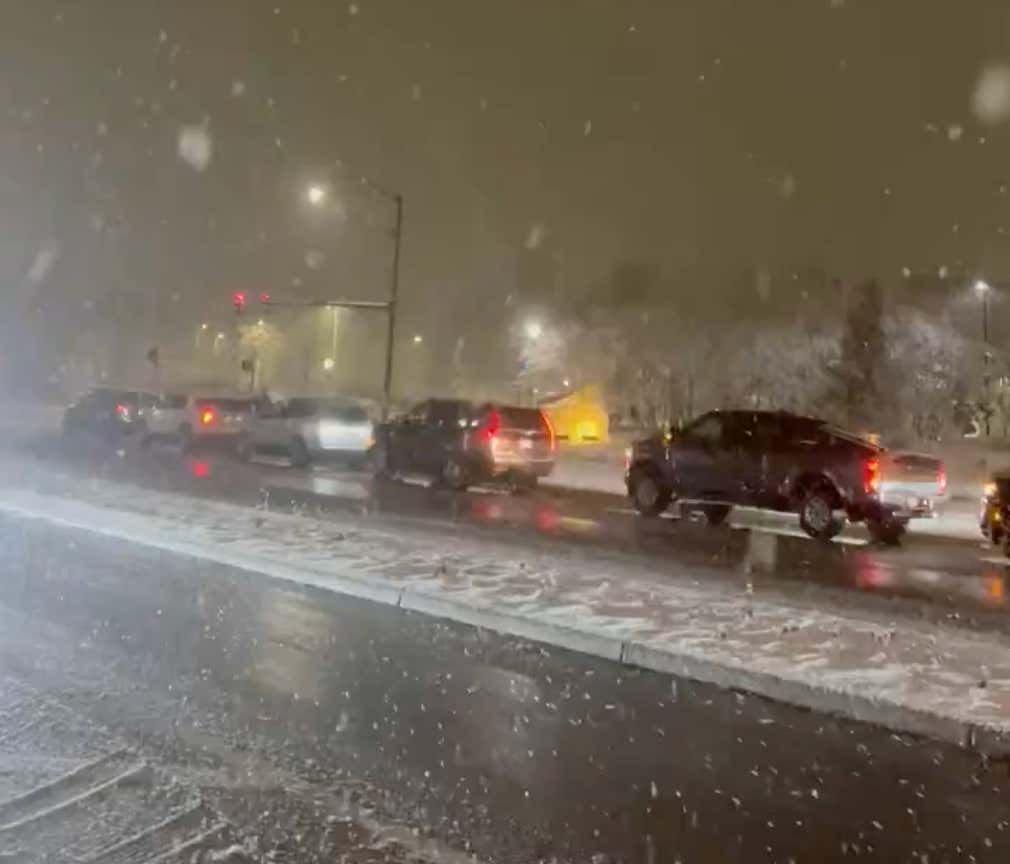 Notre Dame Had Cars Lined Up at 7 a.m. To Get on Campus for a Snow CFP Game