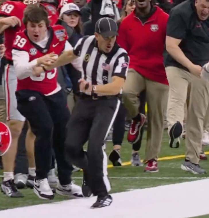 Kirby Smart Is Going To Murder This Georgia Walk-On Who Tripped a Ref and Got a Personal Foul That Cost the Dawgs Points