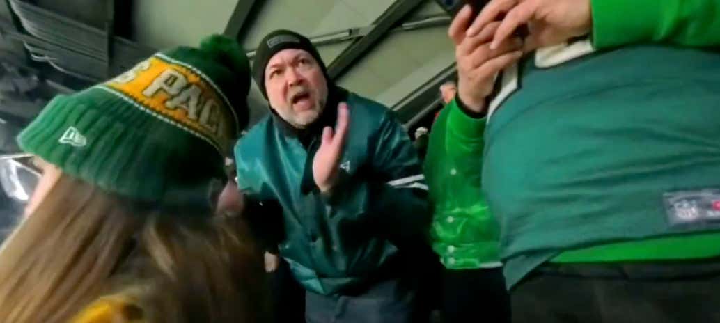On Behalf Of Eagles Fans Everywhere, I Hereby Rebuke This Jackass Who Was Going Off On Packers Fan And His Wife
