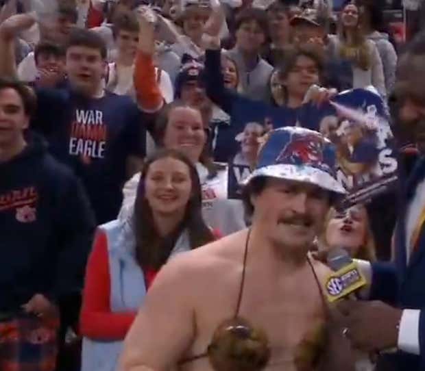 It Just Means More: An Auburn Fan Got Into A Mississippi State Employee's Laptop To Tweet Out 'WDE' From MSU's Team Account Before The Game