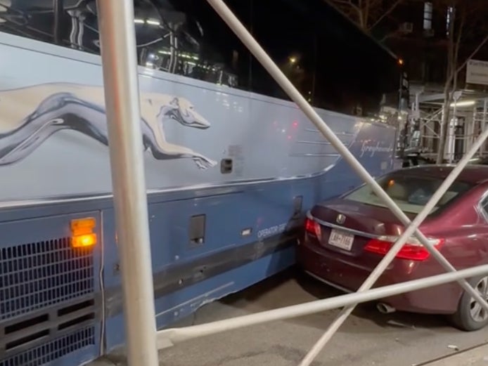 It Is Impossible To Give Less Of A Fuck About Another Person's Car Than This Bus Driver