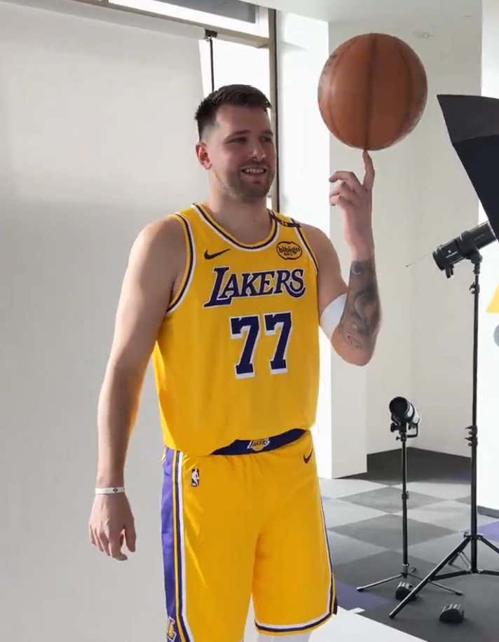 The Mavs Tried To Slander Luka Doncic For Reportedly Being 270 Pounds Only For Him To Immediately Look Skinny As Hell As A Laker